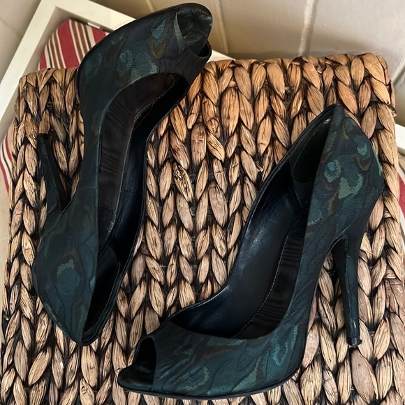 Donna Karan Collection Monarch Teal Green Silk Jacquard Peep Toe Heels Like New - Picture 3 of 15